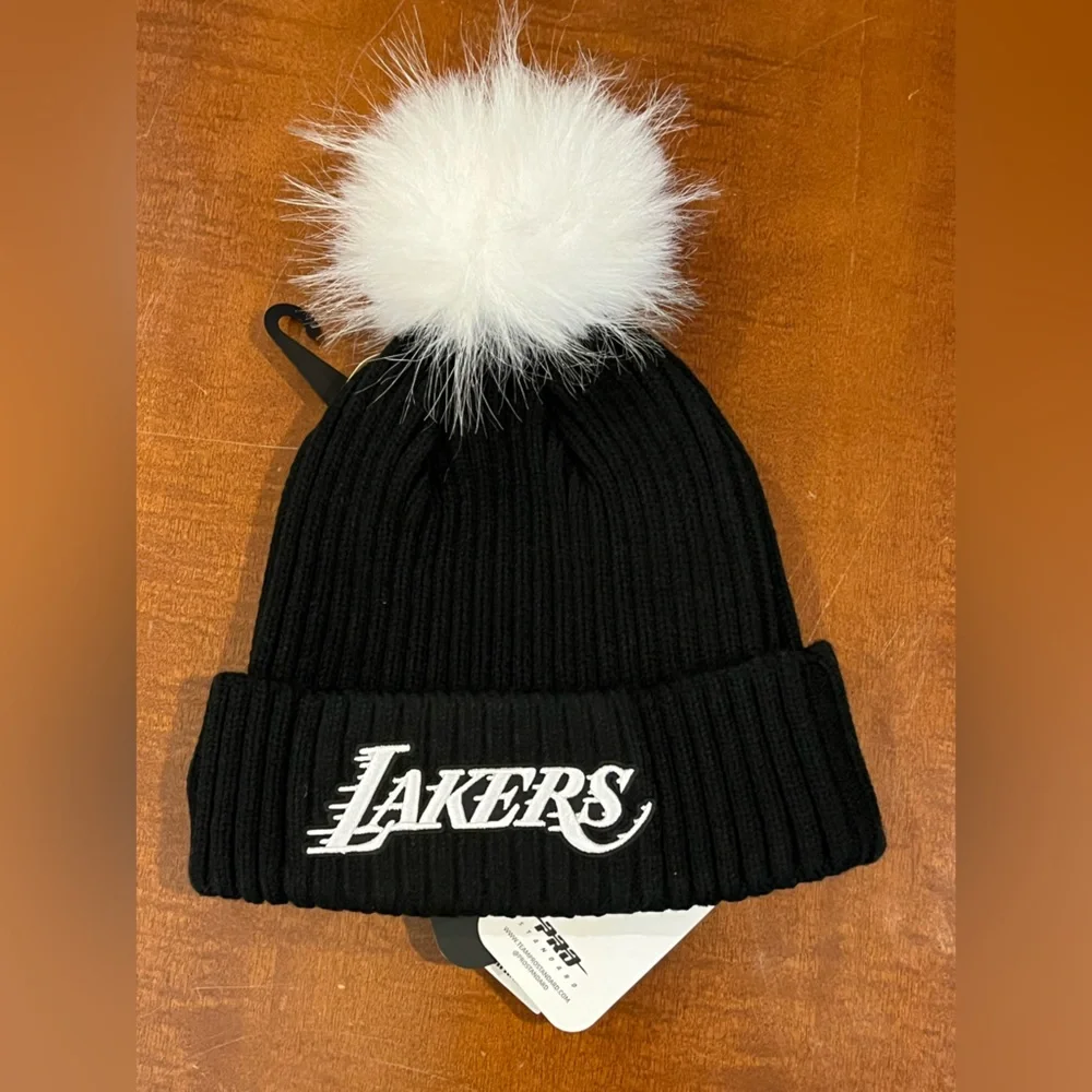 Pro Standard NBA Los Angeles Lakers Pearl Beanie / knit hat. Black. NWT